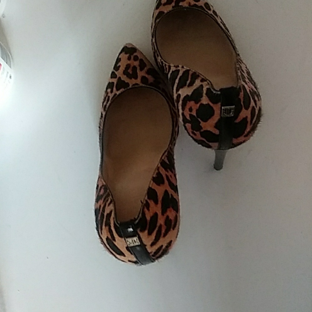 Ivanka Trump Kaydenly  Leopard Print Size 8.5